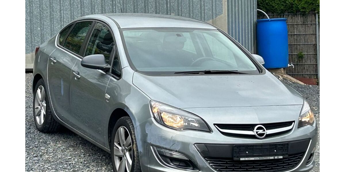 Opel Astra 32.500 km 5.590 &euro; Overath bei Köln 51491