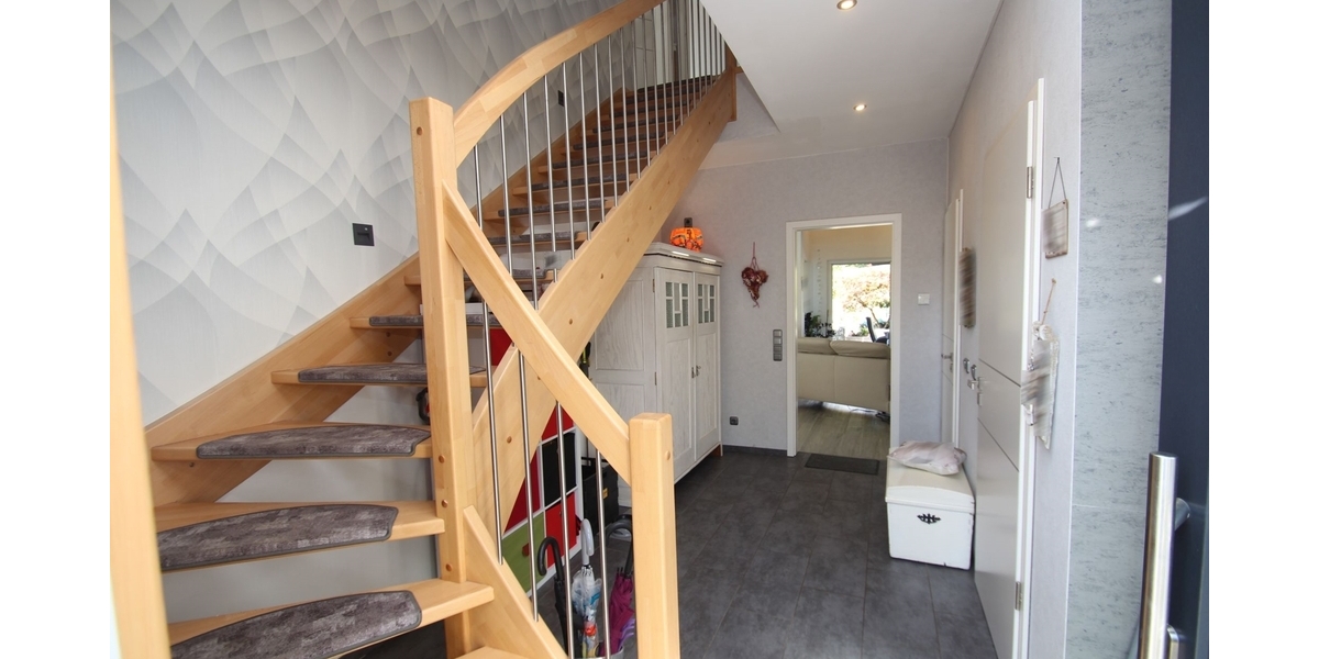 Mit 3D: Einfamilienhaus mit schön angelegtem Garten und dem Blick ins Grüne! 4 zimmer