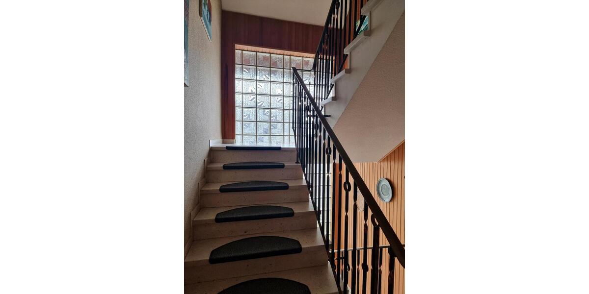 Dachgeschoßwohnung Bergisch Gladbach Alt-Frankenforst - 2 Zimmer, 61 m&sup2;, 810&euro; | Angebot:26165997