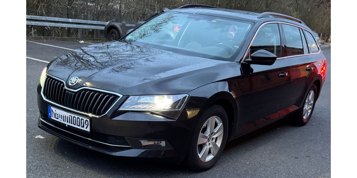 Skoda Superb 124.000 km 17.400 &euro; Velbert 42555