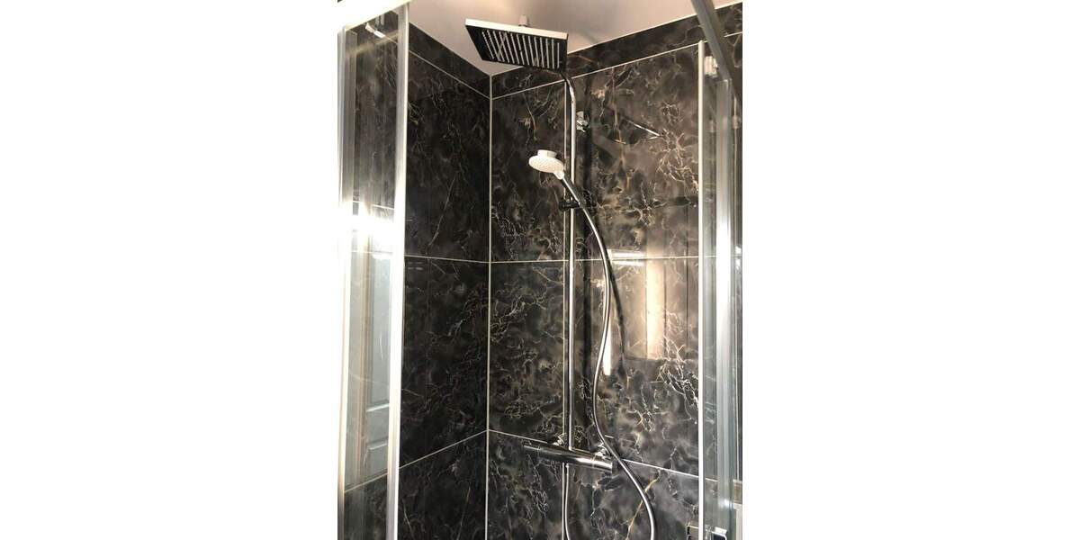 WGH mit 357m² Mietfläche in zentraler Lage von Benrath, JKM € 60.000, 3 Wohnungen, 1 Gewerbe 1 zimmer