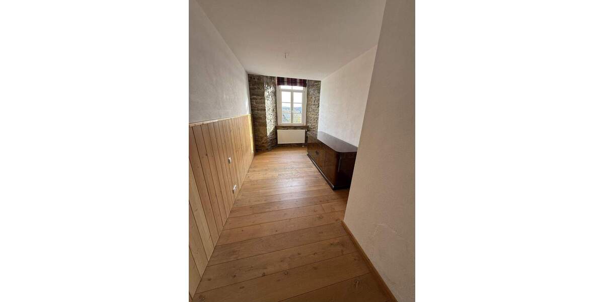 Reihenendhaus Lindlar Linde - 6 Zimmer, 225 m&sup2;, 1.900&euro; | Angebot:23880348