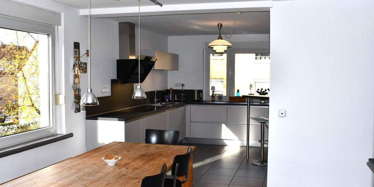 Raum trifft Natur - Großes Einfamilienhaus mit Gartenidylle 6 zimmer