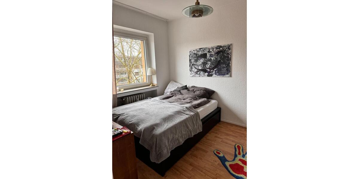 Untermiete: Helle 3-Raum-Wohnung in Düsseldorf mit Ausblick auf B 3 zimmer