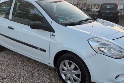 Renault Clio 174.600 km 1.950 &euro; Leverkusen 51371