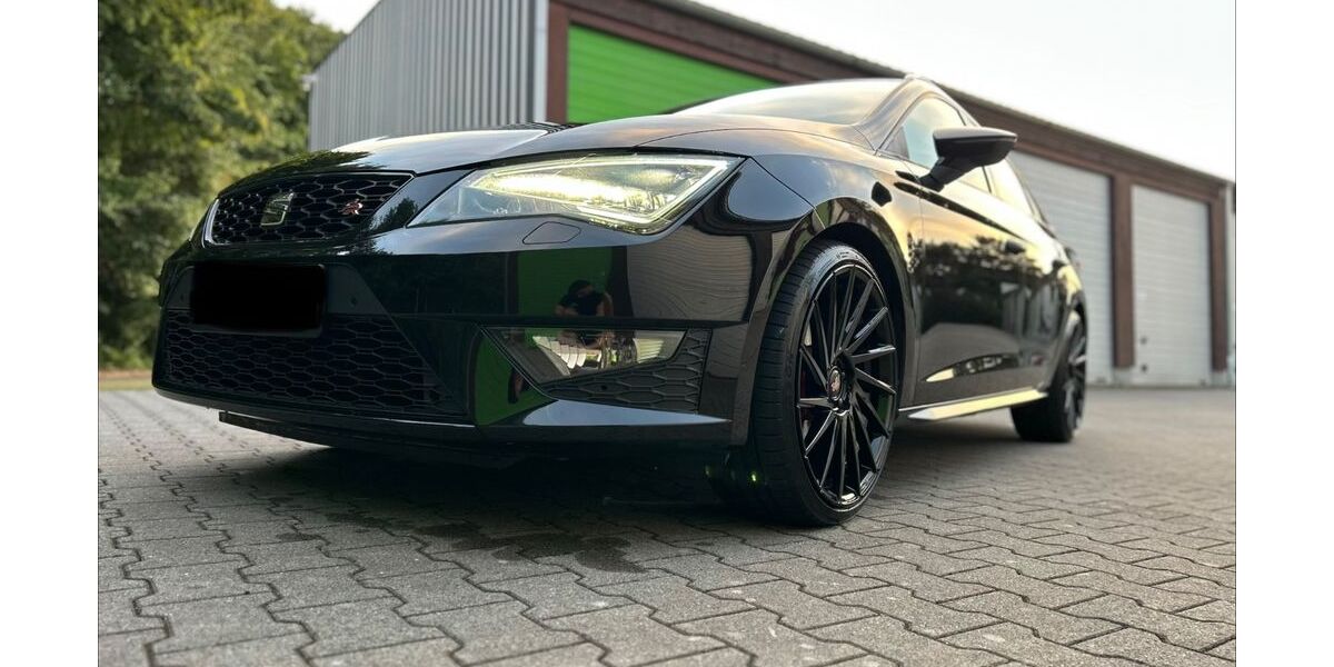 Seat Leon 118.500 km 14.200 &euro; Hagen 58135