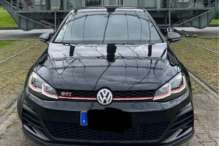 VW Golf 97.000 km 22.800 &euro; Velbert 42553