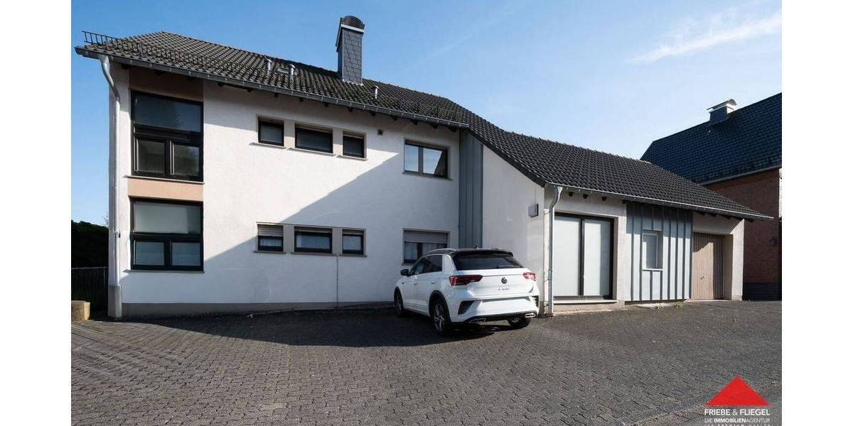 Zweifamilienhaus mit Garage, Kfz-Stellplätzen und schönem Grundstück - Mehrfamilienhaus, Wohnhaus Kierspe Kierspe Bahnhof | Angebot:26864847