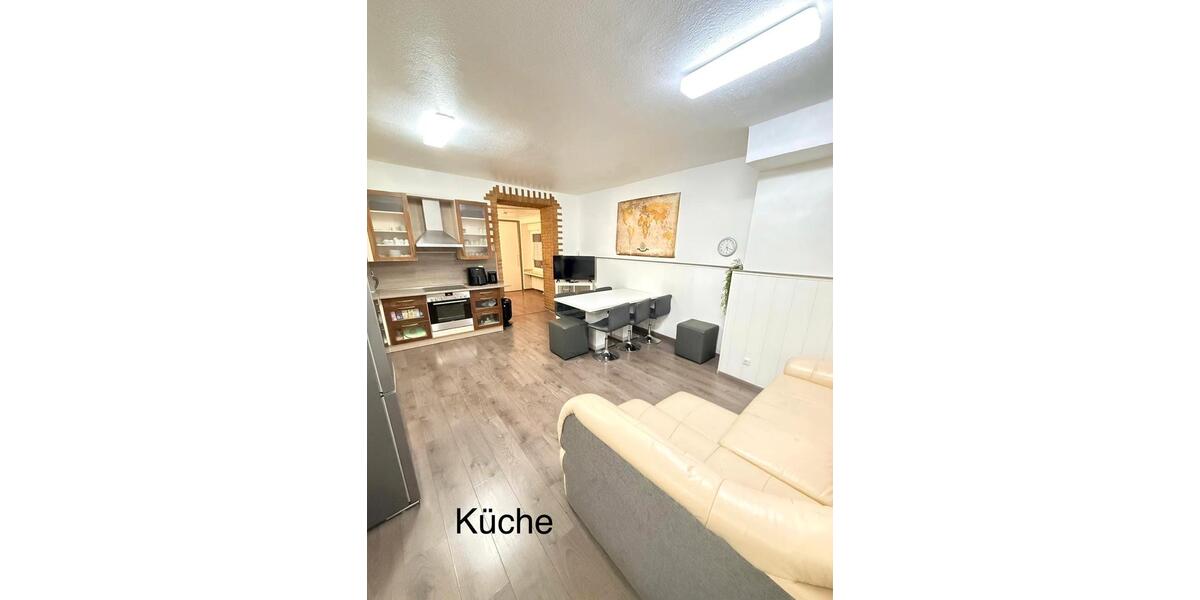 Große 4,5-Zimmer-Wohnung ca. 140 m² in Düsseldorf (Etagenwohnung) 4.5 zimmer