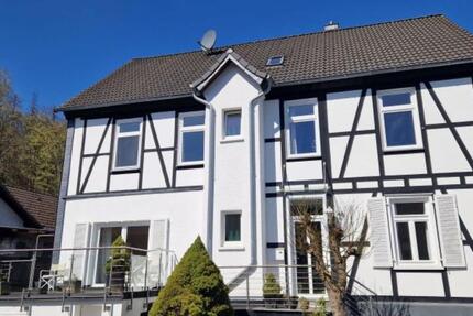 Haus Engelskirchen - 7 Zimmer, 214 m&sup2;, 745.000&euro; | Angebot:25220347