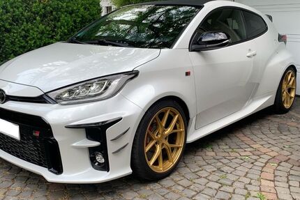 Toyota Yaris 32.300 km 34.900 &euro; Leverkusen 51375