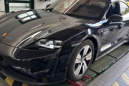 Porsche Taycan 28.141 km 59.942 &euro; Hagen 58091
