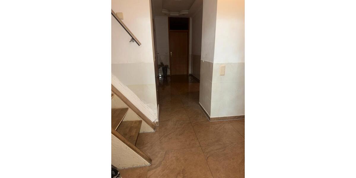 Haus zur Verkaufen 10 zimmer