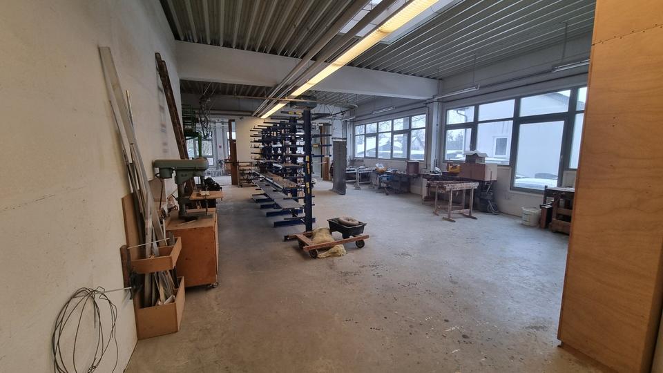 760 m² Gewerbehalle Tischlerei-Zimmerei-Holzbau Vermietung zimmer
