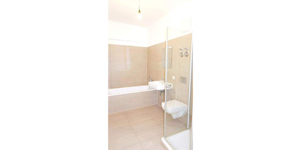 Attraktive 3 Zimmer Wohnung inkl. EBK , Fußbodenheizung, Süd-West Terrasse 3 zimmer