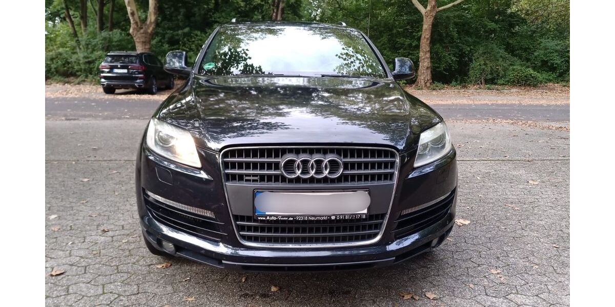 Audi Q7 334.047 km 8.300 &euro; Düsseldorf 40599