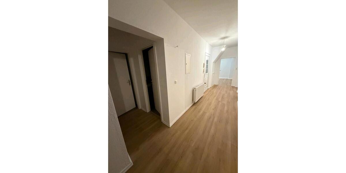5Zimmer Wohnung 3.OG mit Balkon 5 zimmer