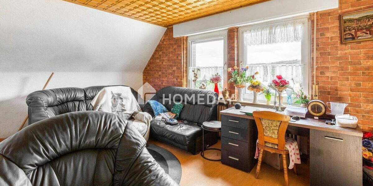 Charmante 3-Zimmer- Dachgeschosswohnung mit Entwicklungspotenzial 3 zimmer