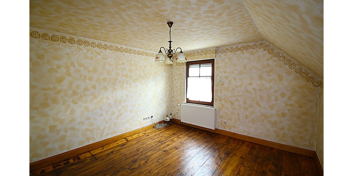 Kernsaniertes Einfamilienhaus mit (Bau)-Grundstück und großem Anbau mit vielen Nutzungsmöglichkeiten 5 zimmer