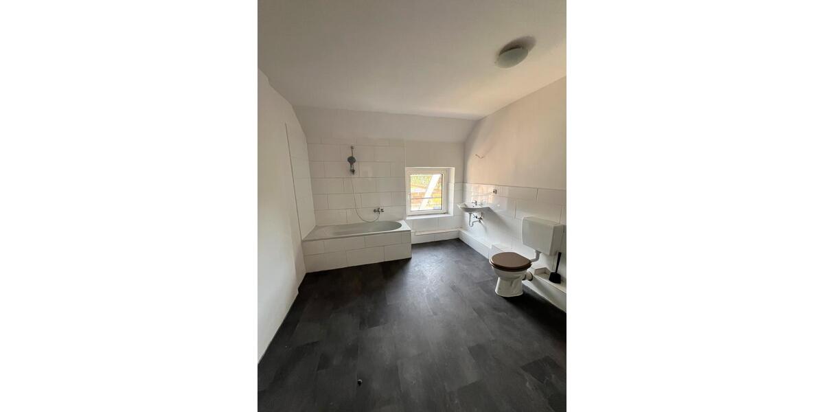 Dachgeschoßwohnung Wuppertal Dornap - 3 Zimmer, 100 m&sup2;, 700&euro; | Angebot:26414550