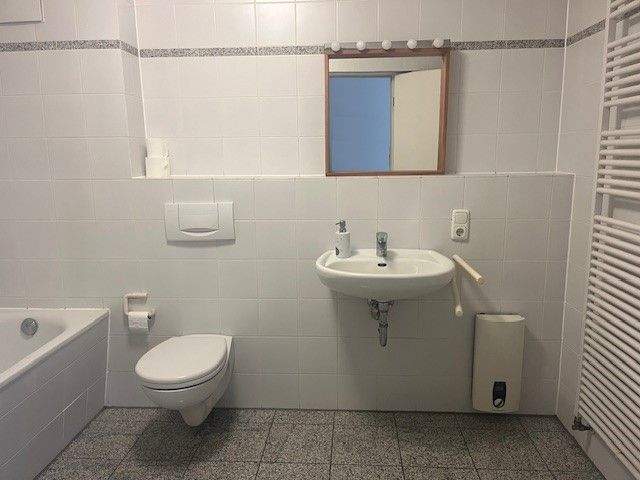 Etagenwohnung Düsseldorf Derendorf - 2 Zimmer, 61 m&sup2;, 670&euro; | Angebot:25738920