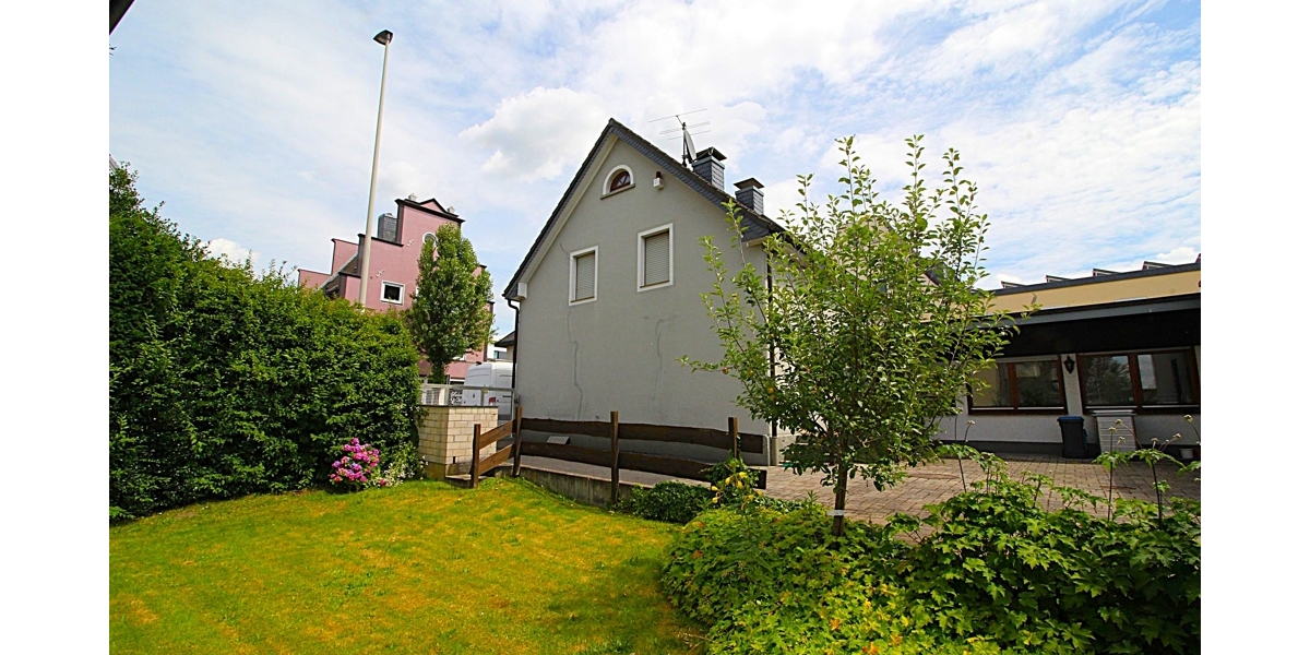 Kernsaniertes Einfamilienhaus mit (Bau)-Grundstück und großem Anbau mit vielen Nutzungsmöglichkeiten 5 zimmer