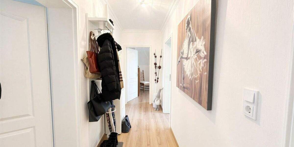 Etagenwohnung Wuppertal Langerfeld - 5 Zimmer, 132 m&sup2;, 289.000&euro; | Angebot:25696386