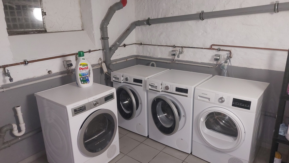 Mehrfamilienhaus mit 2 Ladenlokalen und Garagenhof in Remscheid-Süd zimmer