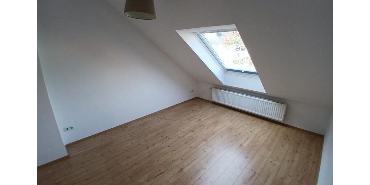 Dachgeschoßwohnung Wuppertal Gemarkung Vohwinkel - 2 Zimmer, 75 m&sup2;, 623&euro; | Angebot:25268235