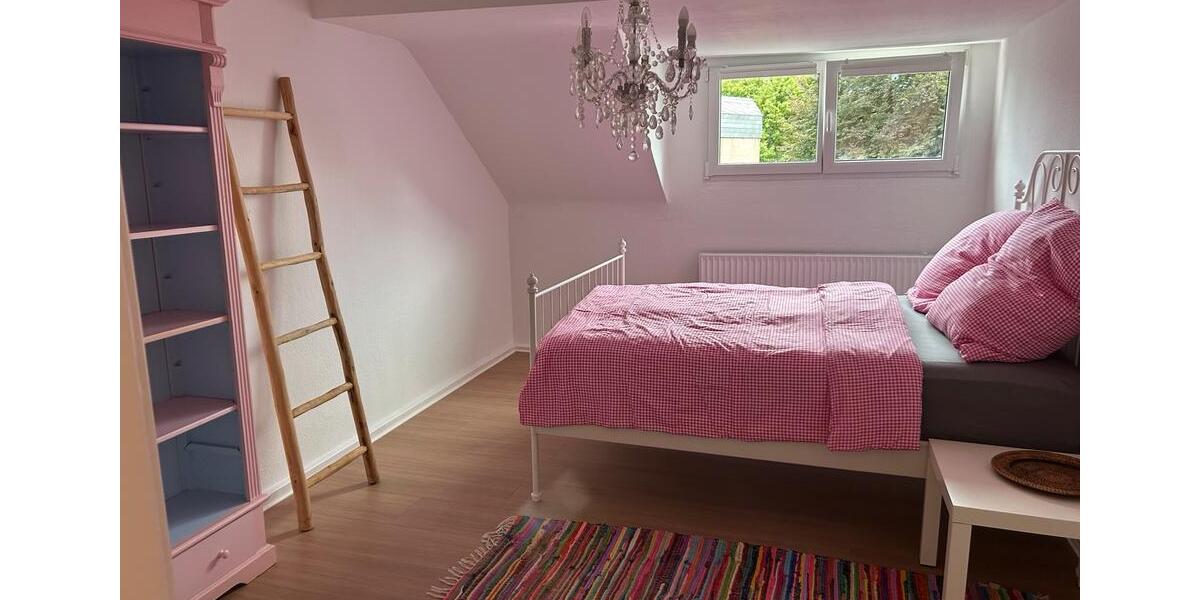 Dachgeschoßwohnung Wermelskirchen - 4 Zimmer, 95 m&sup2;, 650&euro; | Angebot:26459040