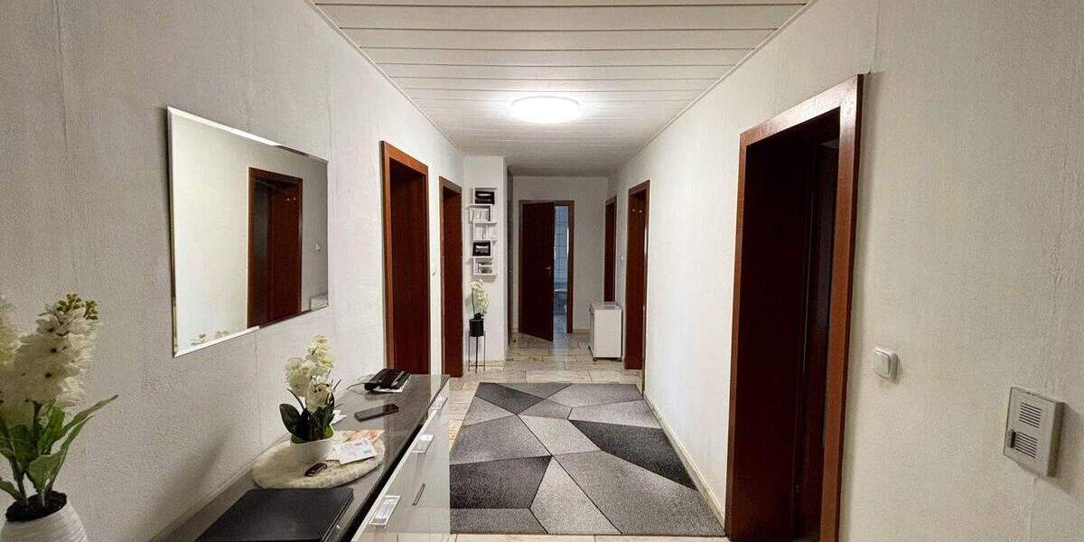 Etagenwohnung Leverkusen Rheindorf - 4 Zimmer, 101 m&sup2;, 268.000&euro; | Angebot:25409672