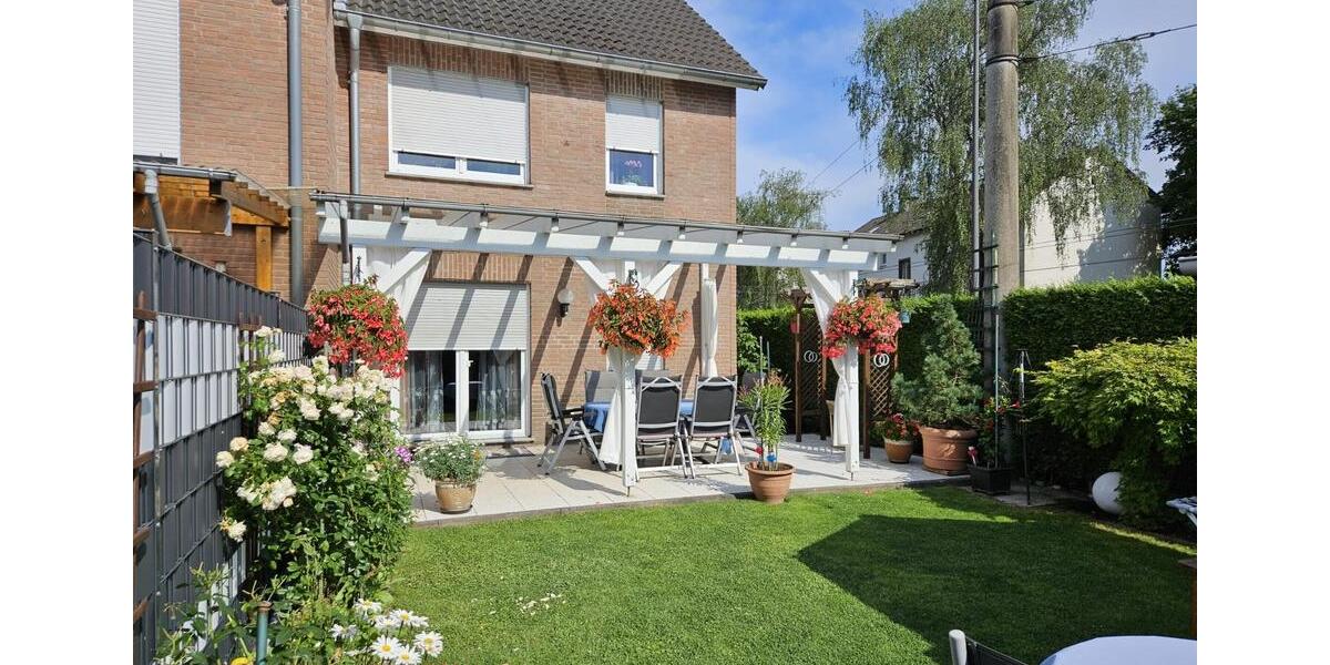 Familienfreundliches Reiheneckhaus mit Garten. 5 zimmer