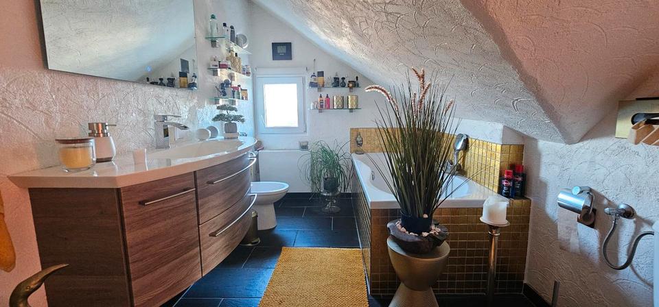 Dachgeschoßwohnung Remscheid Lüttringhausen - 3 Zimmer, 86 m&sup2;, 189.000&euro; | Angebot:26915499
