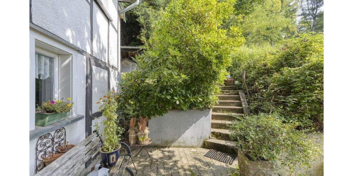 Bergisches Fachwerkhaus mit kleinen Schönheitsfehlern sucht neue Eigentümer - Einfamilienhaus Leverkusen Bergisch Neukirchen | Angebot:25319174