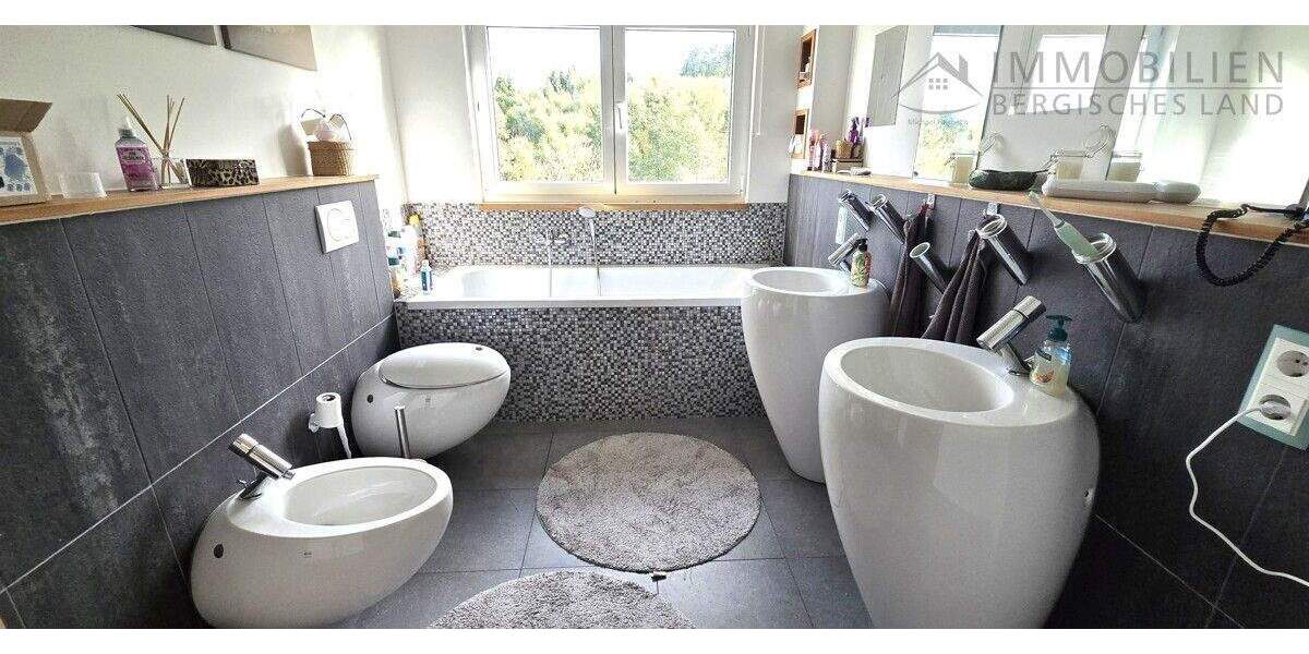 Einfamilienhaus Hückeswagen Kobeshofen - 6 Zimmer, 220 m&sup2;, 529.000&euro; | Angebot:25737808