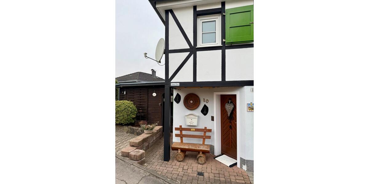 Liebevoll gepflegte bergische Doppelhaushälfte mit großem Garten 3 zimmer