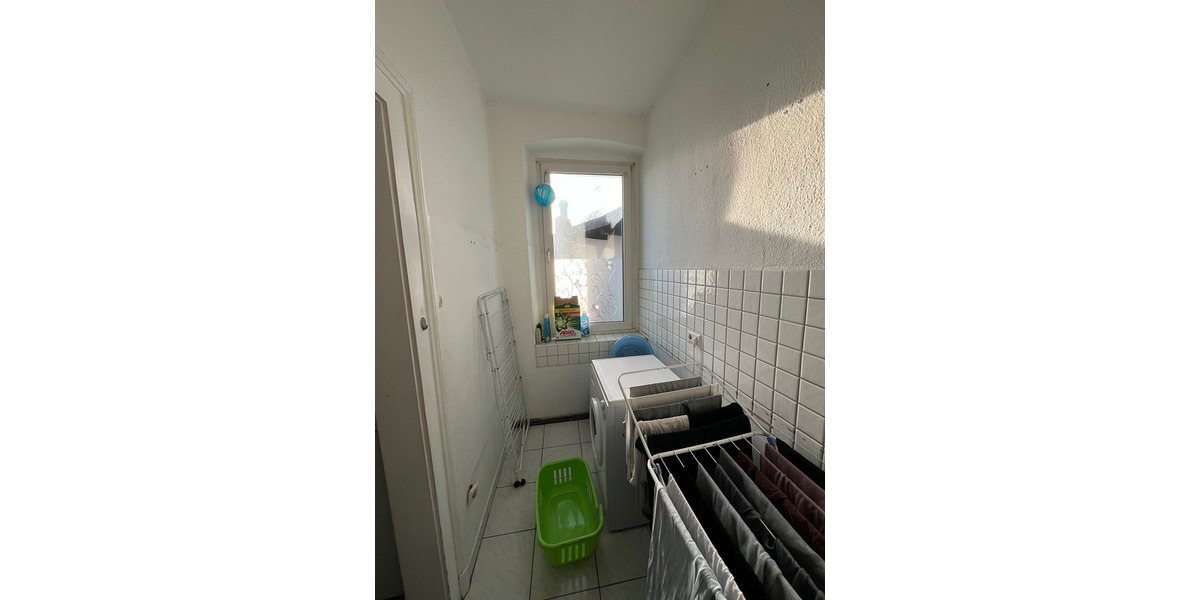 Investorenobjekt mit 3 Wohnungen, 2 Ladenlokalen und Erweiterungsmöglichkeiten zimmer