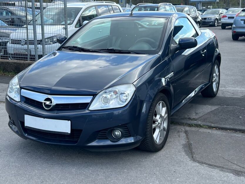 Opel Tigra 92.000 km 3.250 € Hilden 40721