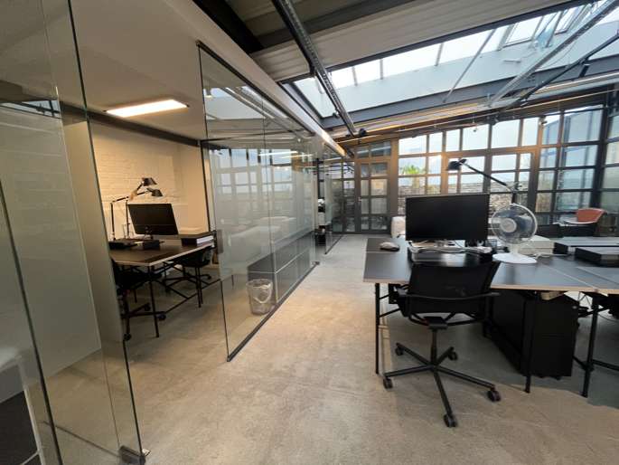 Büro in Düsseldorf 1.990 € 45 m² zimmer