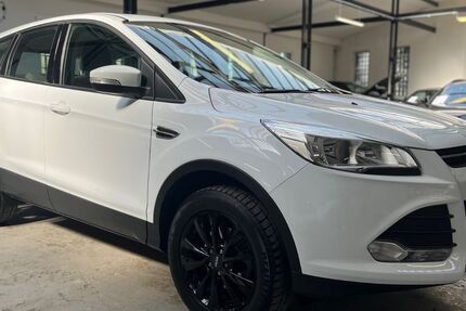 Ford Kuga 61.700 km 9.870 &euro; Velbert 42551