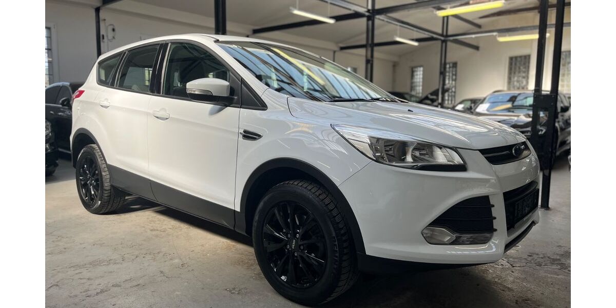 Ford Kuga 61.700 km 9.870 &euro; Velbert 42551