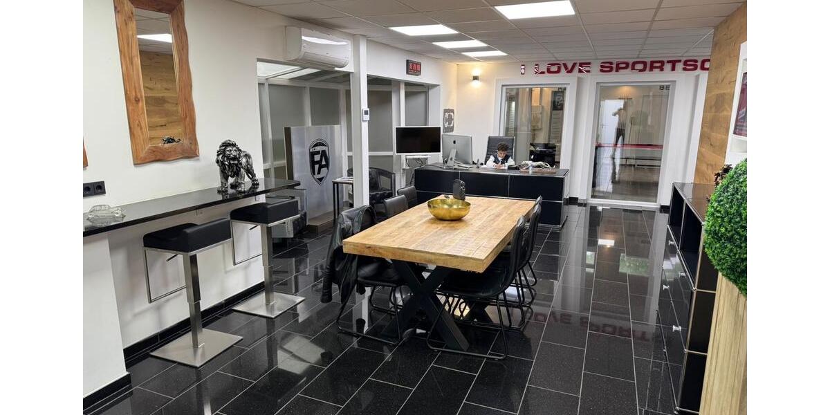 Befahrbare Autohaus Gewerbehalle Halle ca 900qm mit Büro zimmer