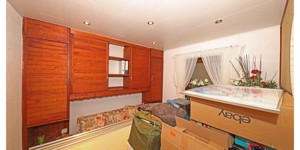 Reihenmittelhaus Düsseldorf Lierenfeld - 3 Zimmer, 130 m&sup2;, 425.000&euro; | Angebot:25695118