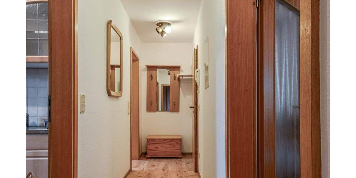 Möbilierte Einliegerwohnung für weibliche Mieterin ab 40 Jahren, wegen des hohen Alters der Vermieter, in einem sehr ... 2 zimmer