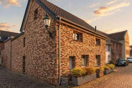 Haus Dormagen Sankt Peter - 8 Zimmer, 234 m&sup2;, 699.000&euro; | Angebot:26284027