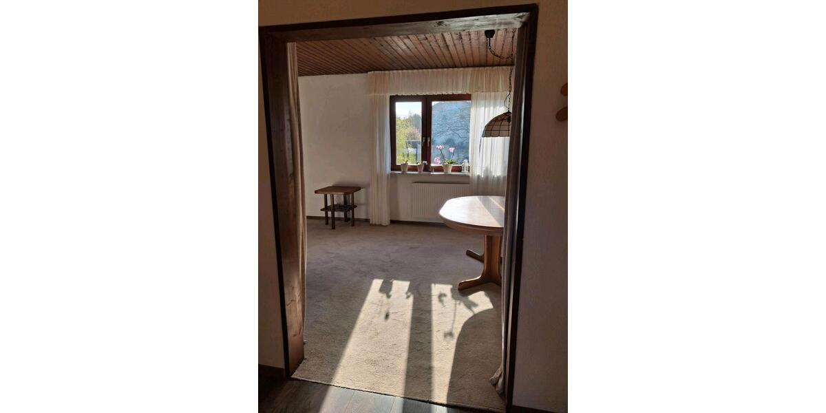 Erdgeschoßwohnung Engelskirchen - 5 Zimmer, 120 m&sup2;, 1.100&euro; | Angebot:25930795