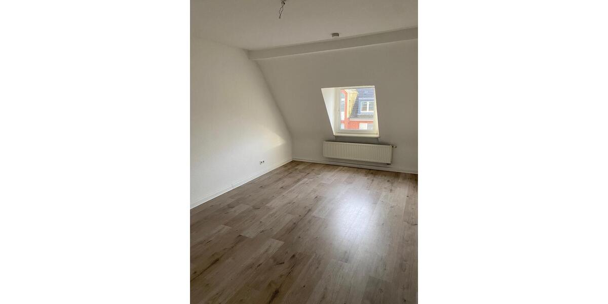 Dachgeschoßwohnung Düsseldorf Oberbilk - 2 Zimmer, 48 m&sup2;, 670&euro; | Angebot:25590275