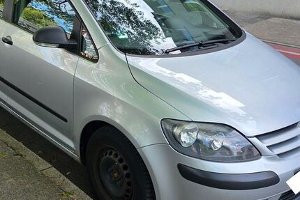 VW Golf Plus 115.376 km 3.899 € Düsseldorf 40549