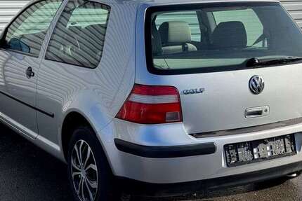VW Golf 91.150 km 4.890 &euro; Solingen 42719