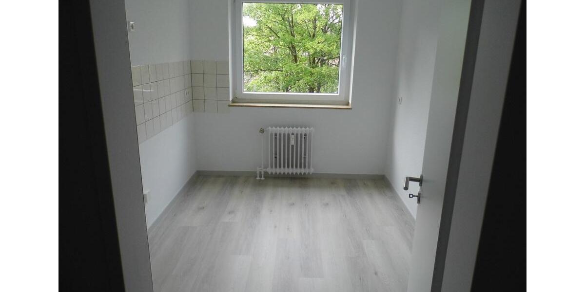 Schöne, modernisierte ETW, 83qm, 2xLoggia, zentral RS-Lennep 3 zimmer